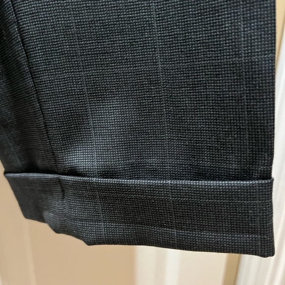 Men’s Suit - Picture 7 of 9